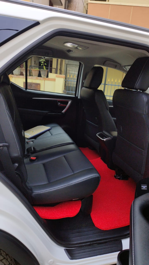 Toyota Fortuner view 3